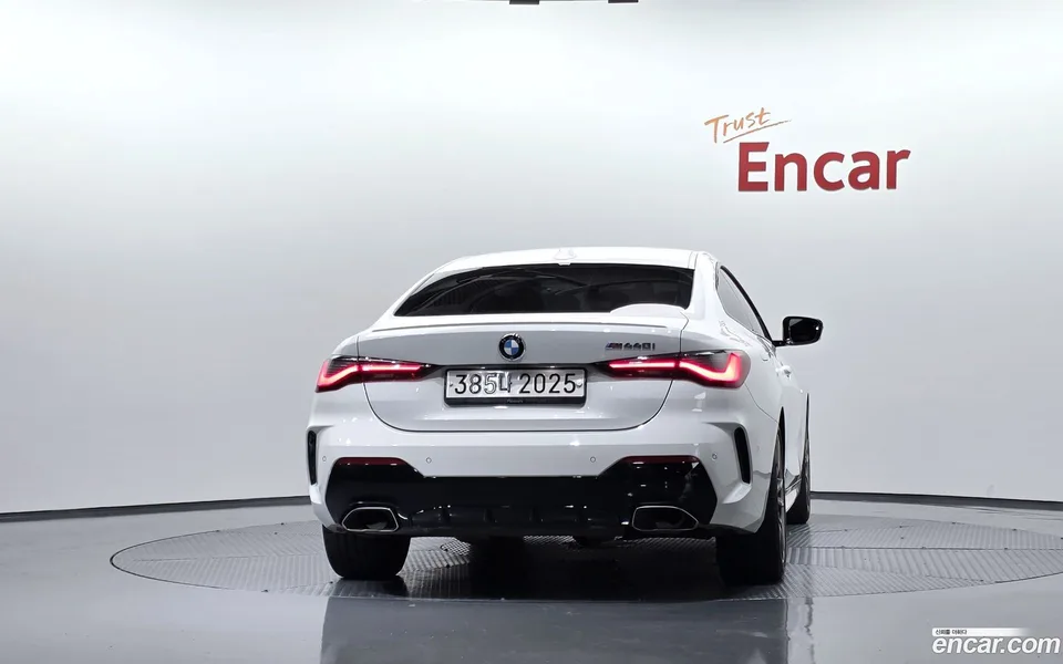 BMW 4 Series M440i xDrive 2023 — thumbnail 4