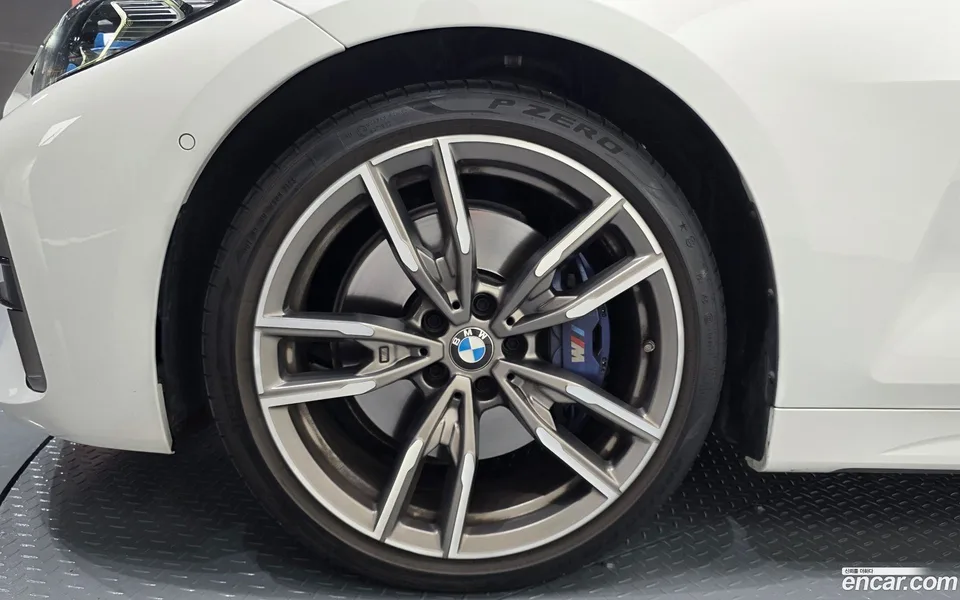 BMW 4 Series M440i xDrive 2023 — thumbnail 5