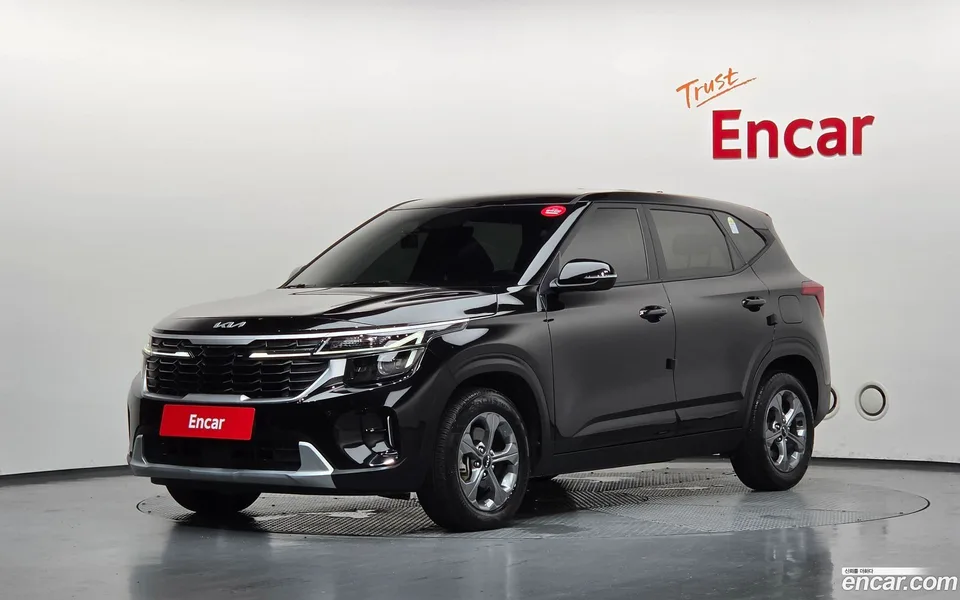 Kia Seltos 1.6 2WD 2024 — фото 1, купить с доставкой в Москву