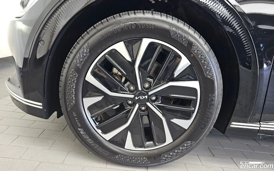 Kia EV6 2023 — thumbnail 2