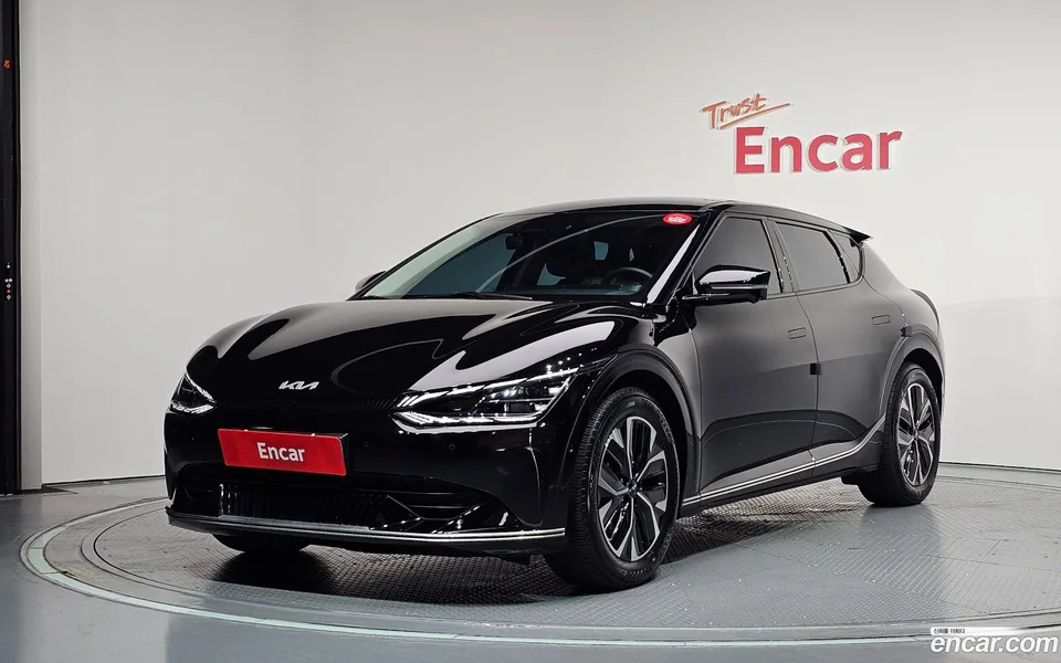 Kia EV6 2023 — photo 1, buy with delivery to Moscow