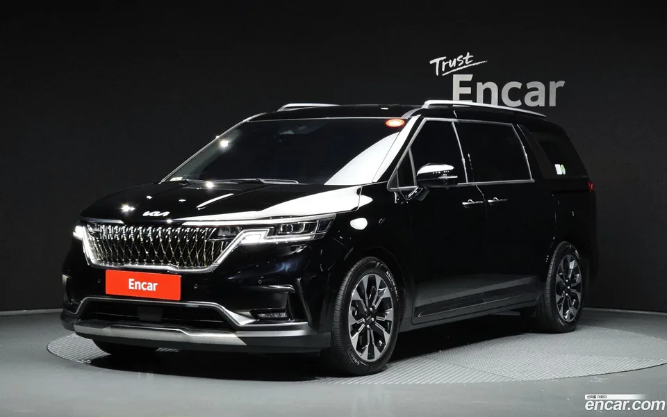 Kia Carnival 9 2023 — photo 1, buy with delivery to Moscow
