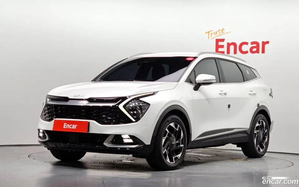 Kia Sportage 2.0 2WD 2022 — photo 1, buy with delivery to Moscow