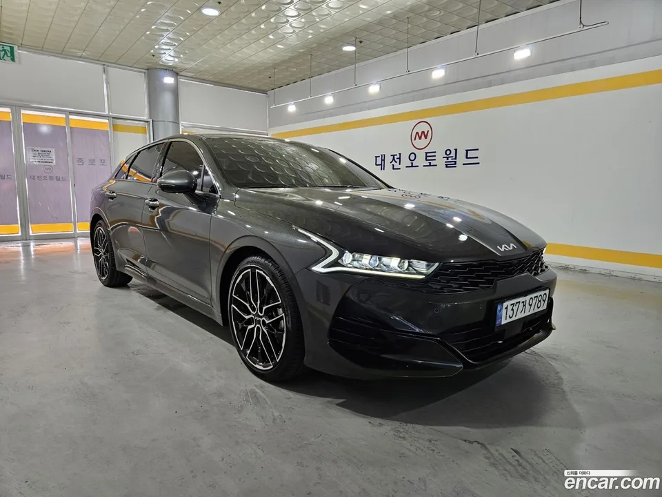 Kia K5 1.6 2023 — thumbnail 3