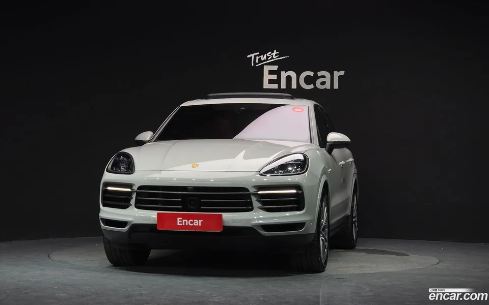 Porsche Cayenne 3.0 E- 2023 — thumbnail 3