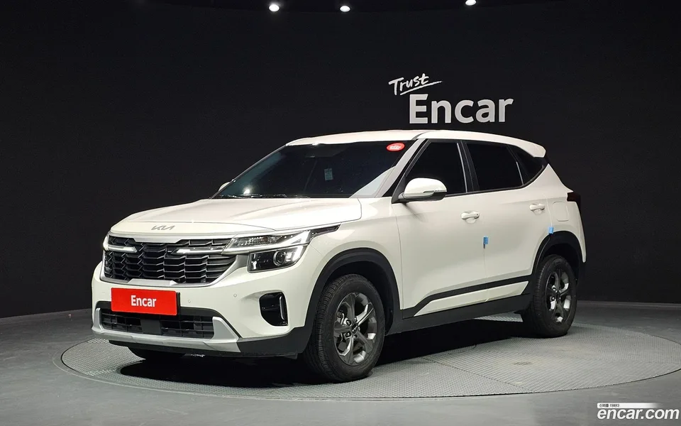 Kia Seltos 2.0 2WD 2024 — photo 1, buy with delivery to Moscow