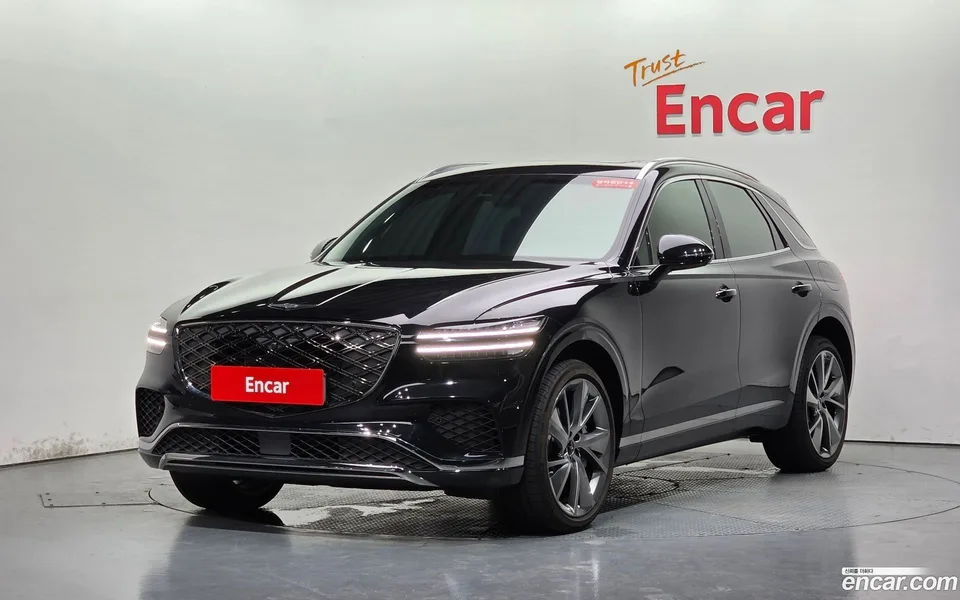Genesis GV70 2.5T 2WD 2024 — photo 1, buy with delivery to Moscow