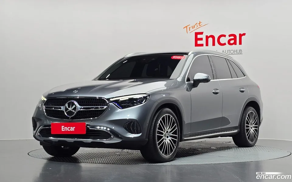 Mercedes-Benz GLC-Class 2023
