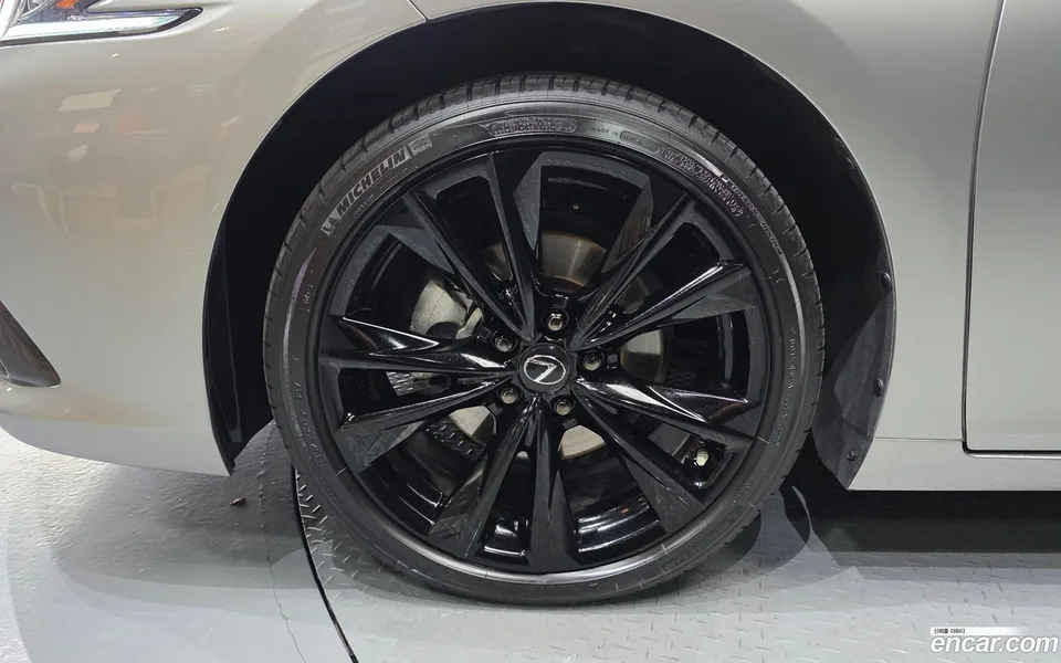 Lexus ES 300h F-Sport 2024 — миниатюра 2