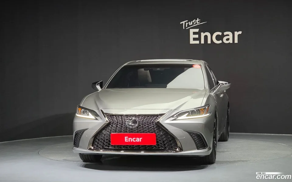 Lexus ES 300h F-Sport 2024 — миниатюра 3
