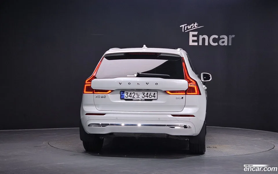 Volvo XC60 B6 2024 — thumbnail 4