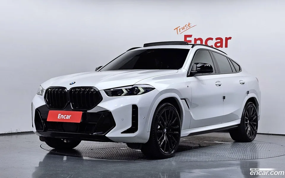 BMW X6 xDrive40i M 2023 — photo 1, buy with delivery to Moscow