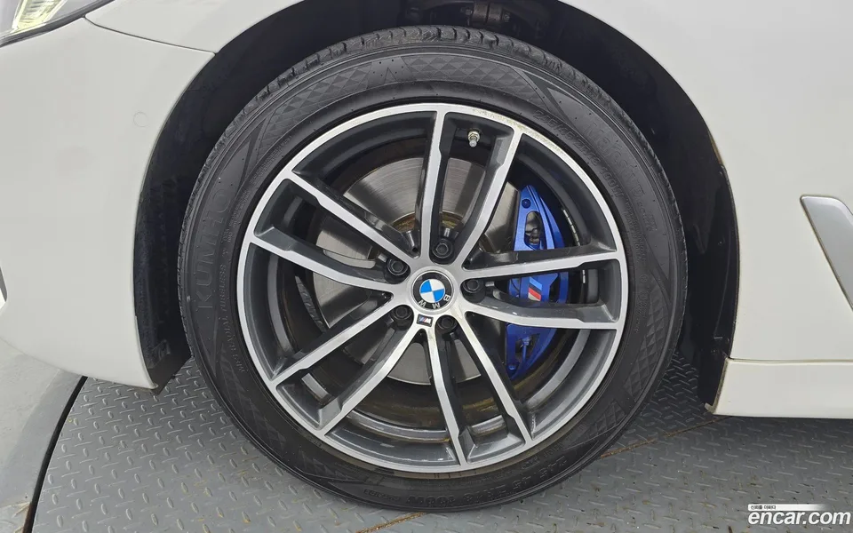 BMW 5 Series 523d M 2023 — thumbnail 2
