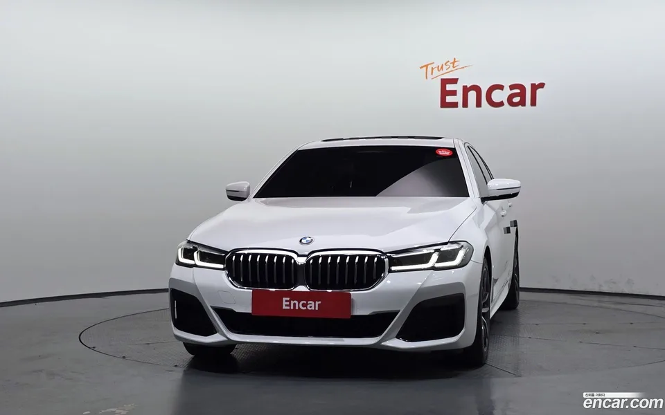 BMW 5 Series 523d M 2023 — thumbnail 3