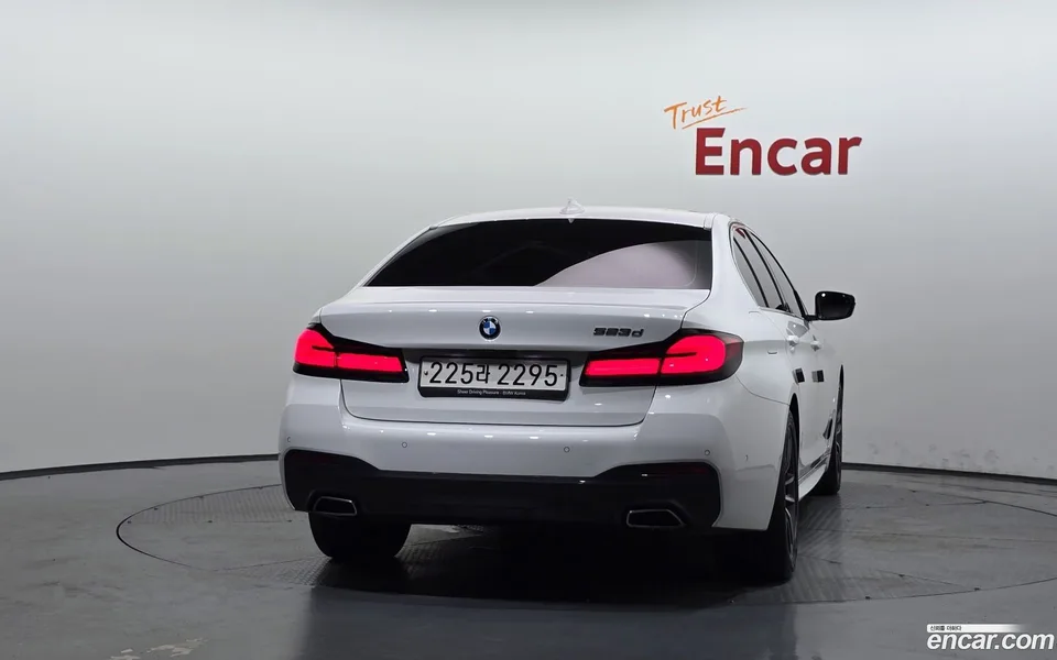 BMW 5 Series 523d M 2023 — thumbnail 4
