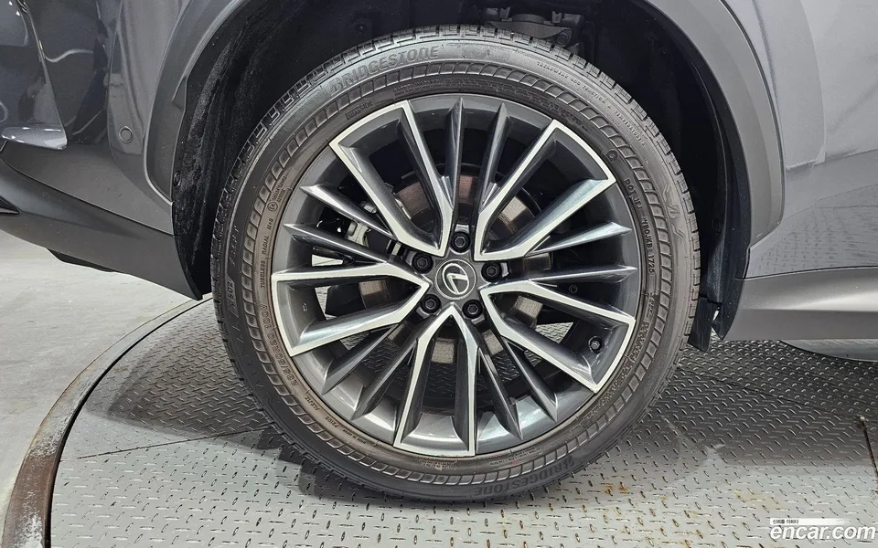 Lexus NX 350h 2025 — thumbnail 2