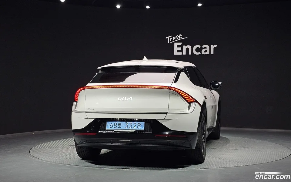 Kia EV6 2023 — thumbnail 4