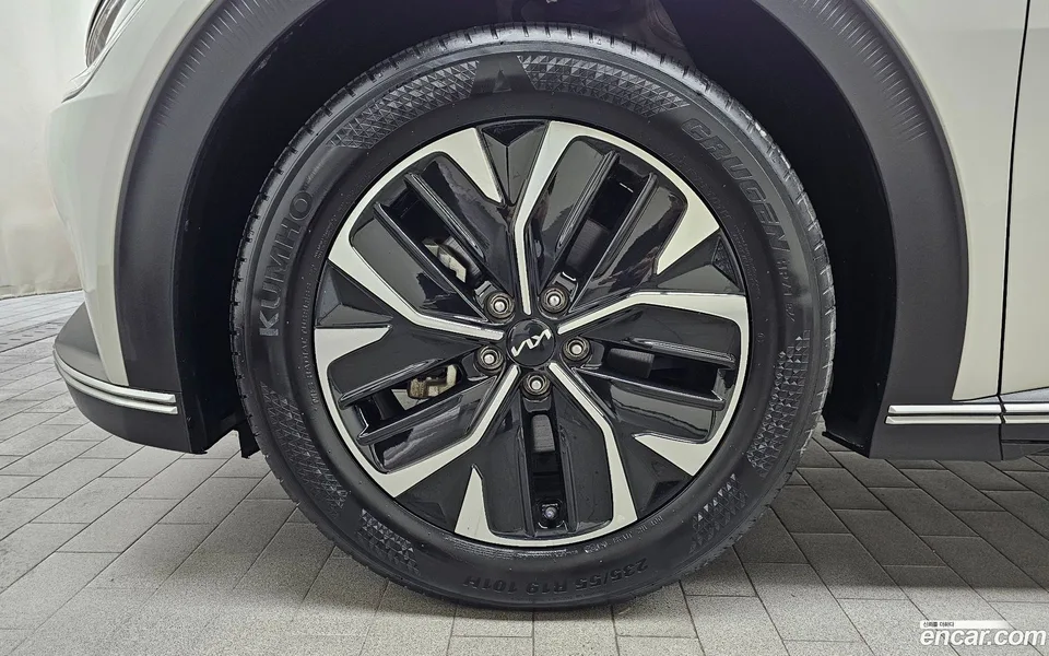 Kia EV6 2023 — thumbnail 2