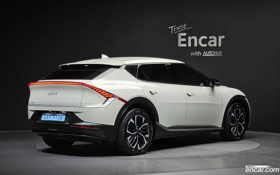 Kia EV6 2023 — photo 1, buy with delivery to Moscow