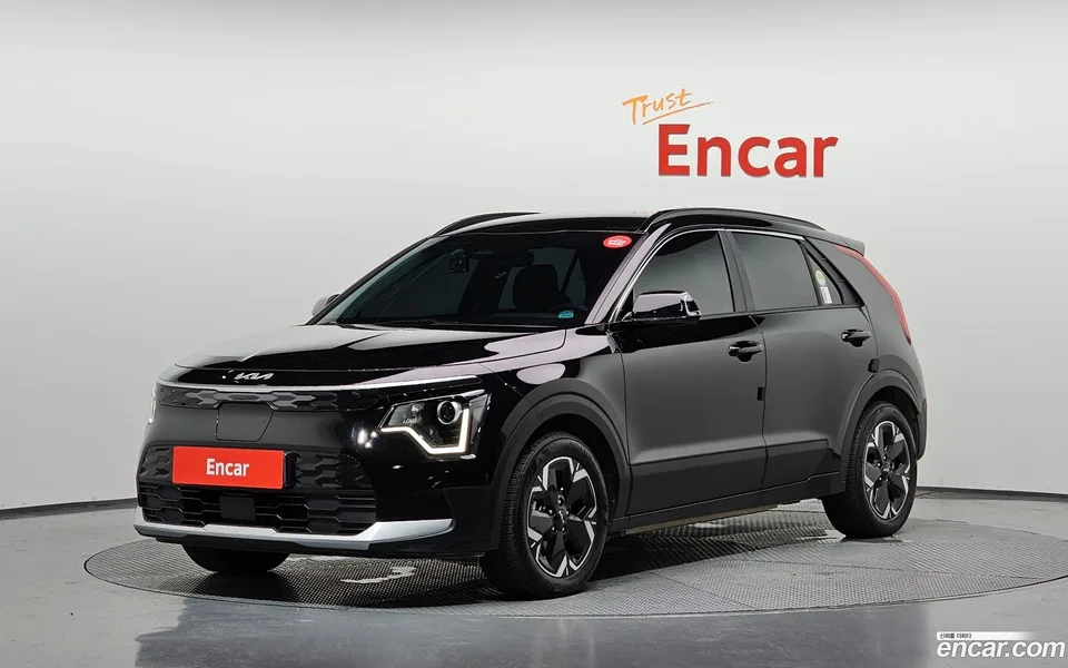 Kia Niro EV 2023 — photo 1, buy with delivery to Moscow