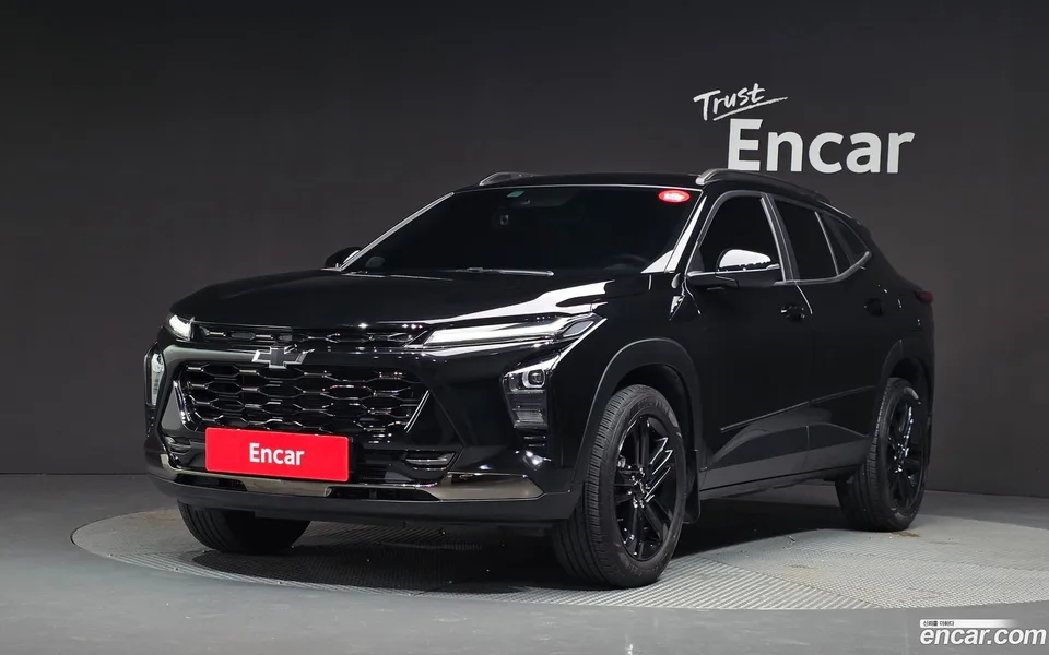 Chevrolet Trax Crossover 1.2 ACTIV 2023 — photo 1, buy with delivery to Moscow