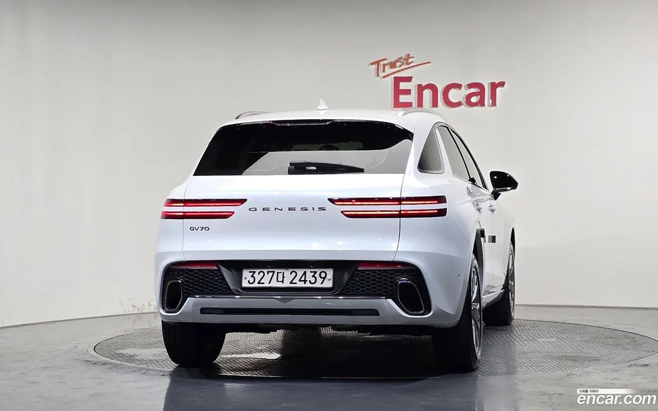 Genesis GV70 2.5T 2WD 2023 — thumbnail 4
