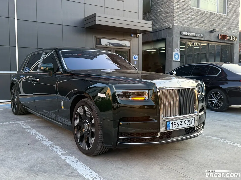 Rolls-Royce Phantom 6.7 EWB V12 2023 — thumbnail 3