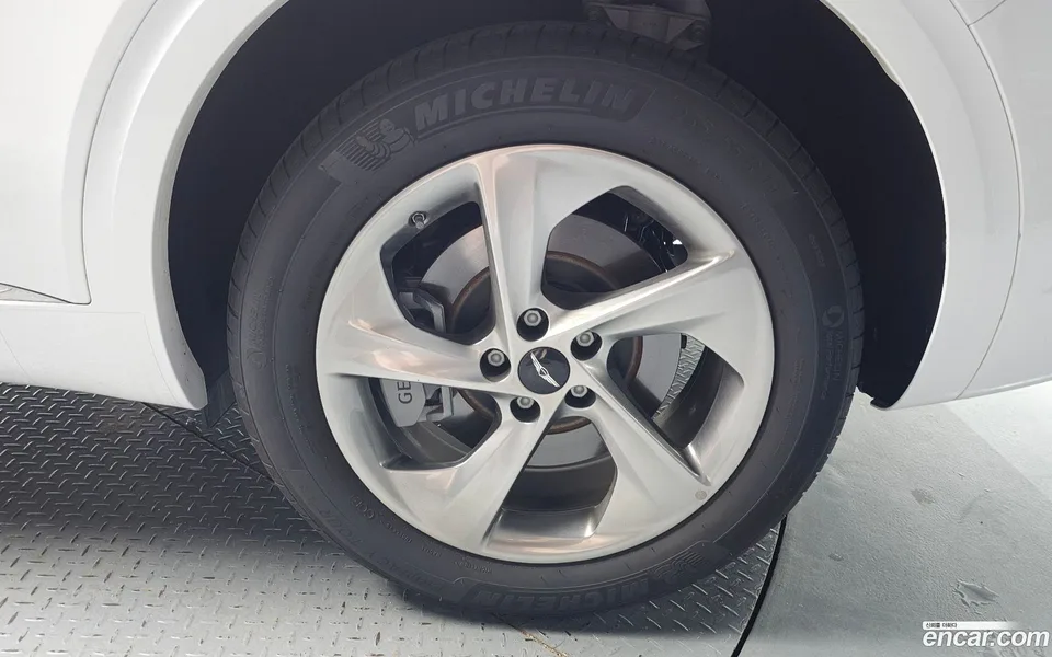 Genesis GV70 2.5T 2WD 2024 — thumbnail 2