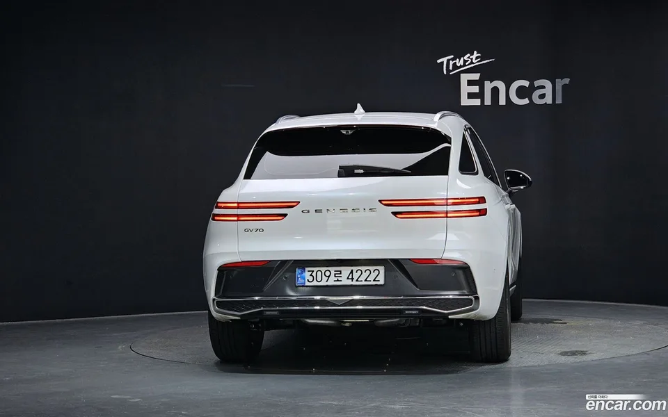 Genesis GV70 2.5T 2WD 2024 — thumbnail 4
