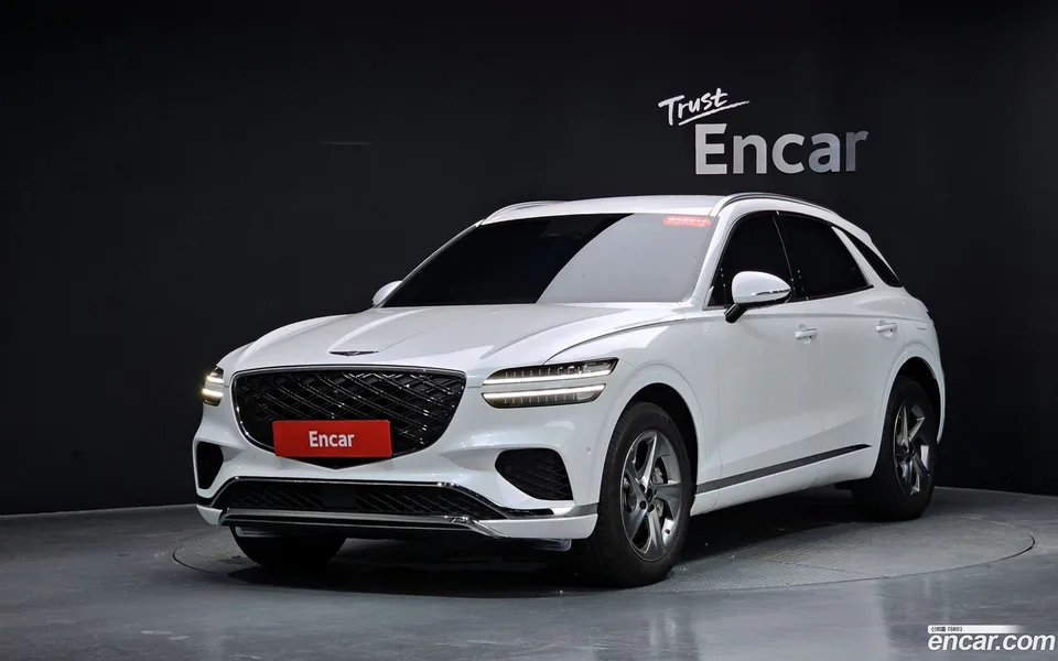 Genesis GV70 2.5T 2WD 2024 — photo 1, buy with delivery to Moscow