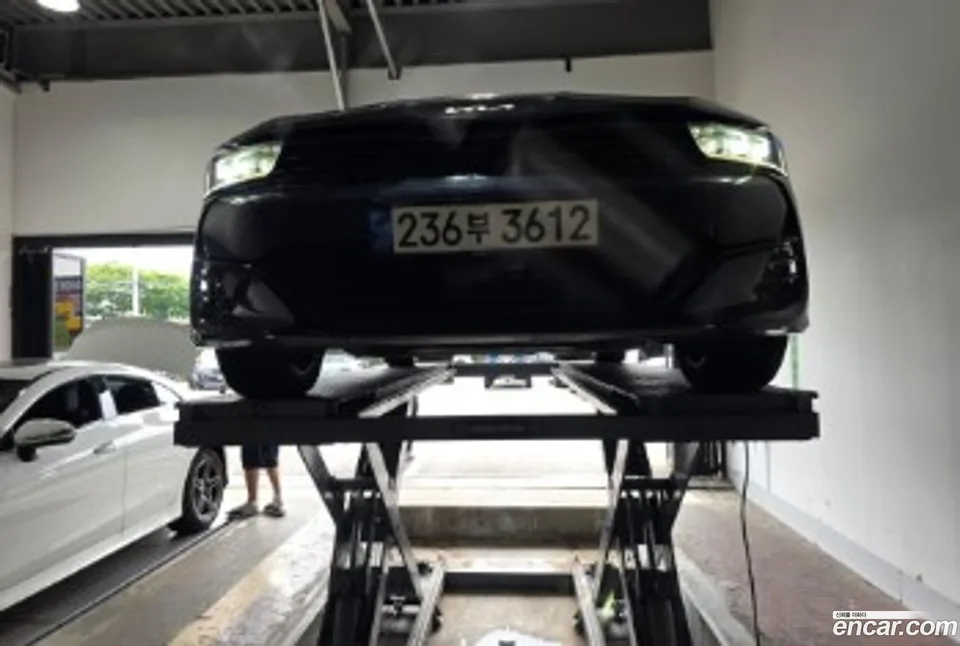Kia K5 2.0 2023 — photo 1, buy with delivery to Moscow
