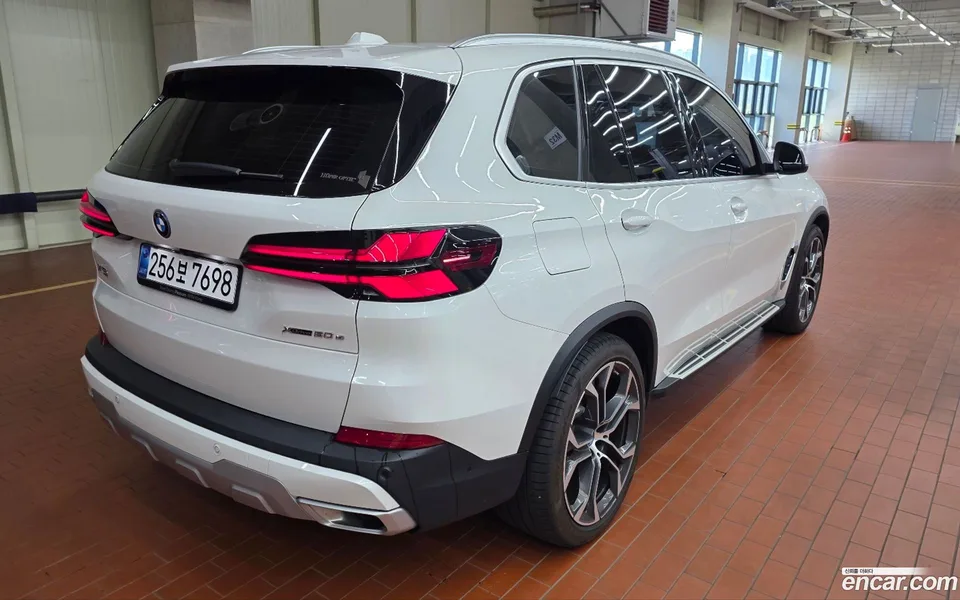 BMW X5 xDrive 50e xLine 2025 — thumbnail 2
