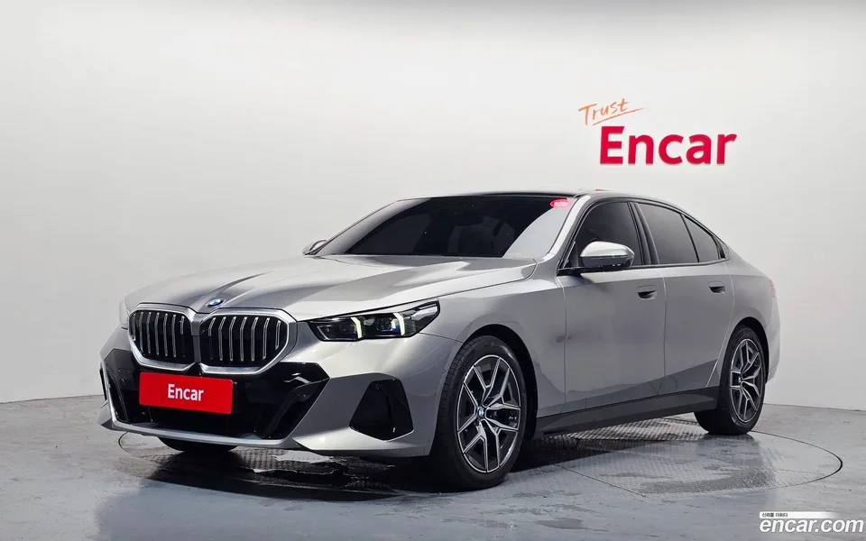 BMW 5 Series 520i M 2025 — photo 1, buy with delivery to Moscow