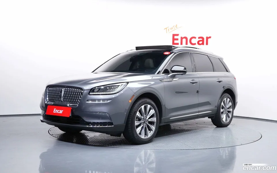 Lincoln Corsair 2.0 AWD 2022 — photo 1, buy with delivery to Moscow