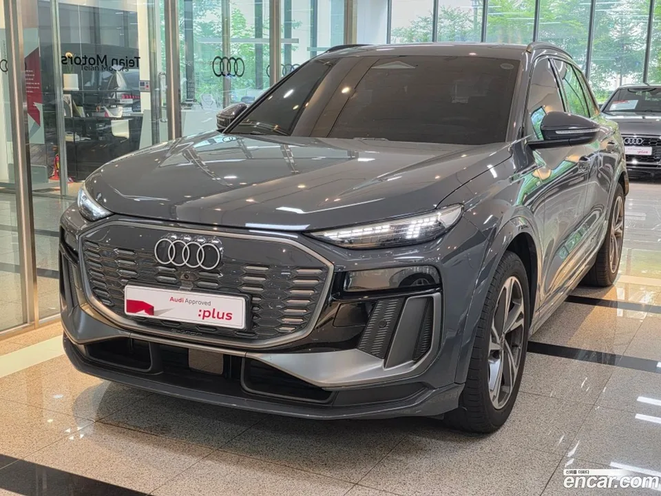 Audi Q6 e- 2025 — photo 1, buy with delivery to Moscow