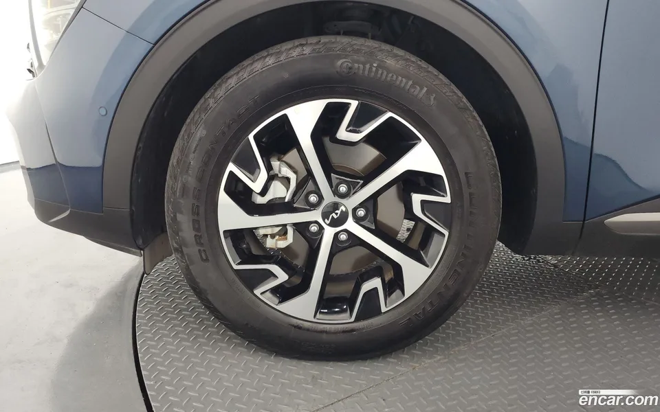 Kia Sportage Hybrid 4WD 2023 — thumbnail 5