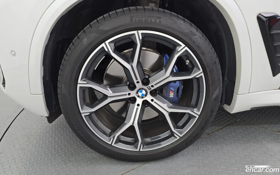 BMW X5 xDrive 40i M 2025 — thumbnail 2