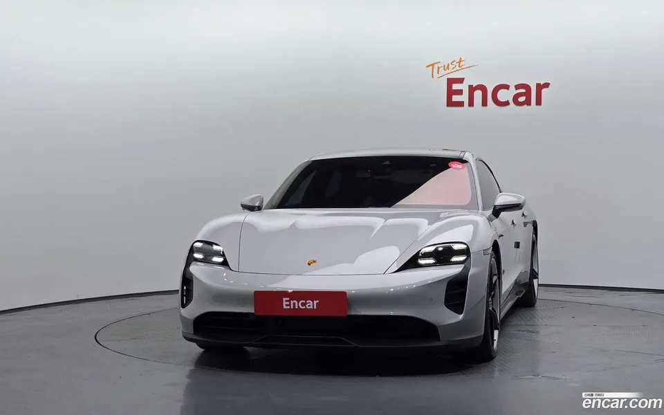 Porsche Taycan GTS 2022 — thumbnail 3