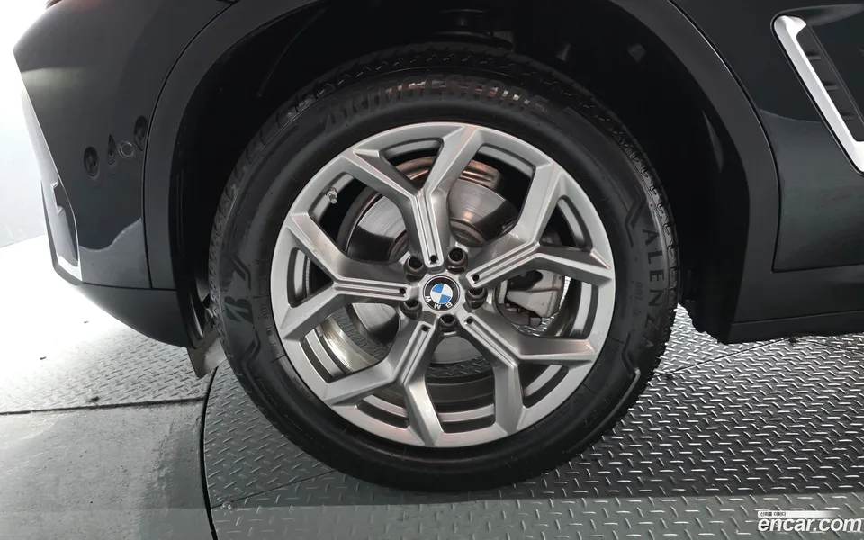 BMW X4 xDrive20i xLine 2024 — thumbnail 2