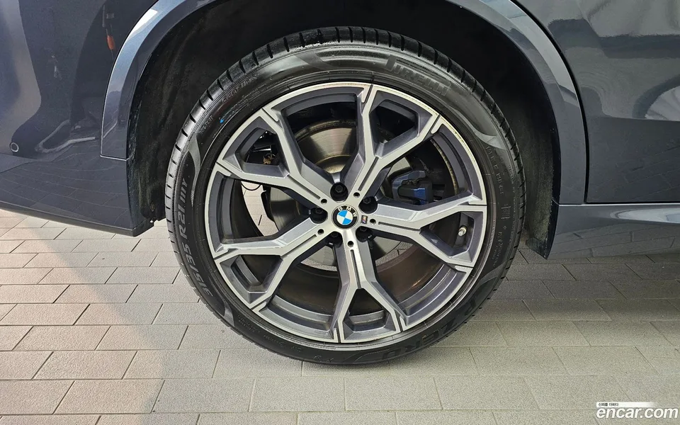 BMW X5 xDrive 40i M 2022 — thumbnail 2