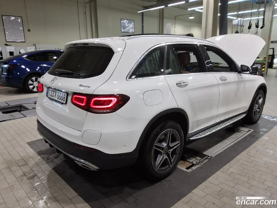 Mercedes-Benz GLC-Class GLC300e 4MATIC 2022 — thumbnail 2