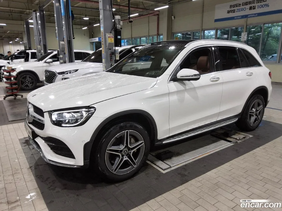 Mercedes-Benz GLC-Class GLC300e 4MATIC 2022 — photo 1, buy with delivery to Moscow