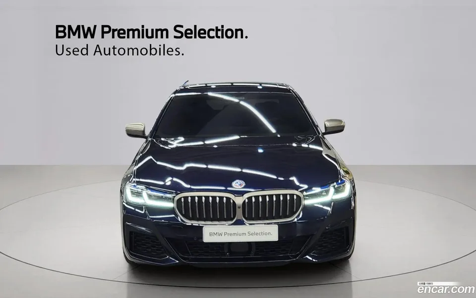 BMW 5 Series M550i xDrive 2023 — thumbnail 3