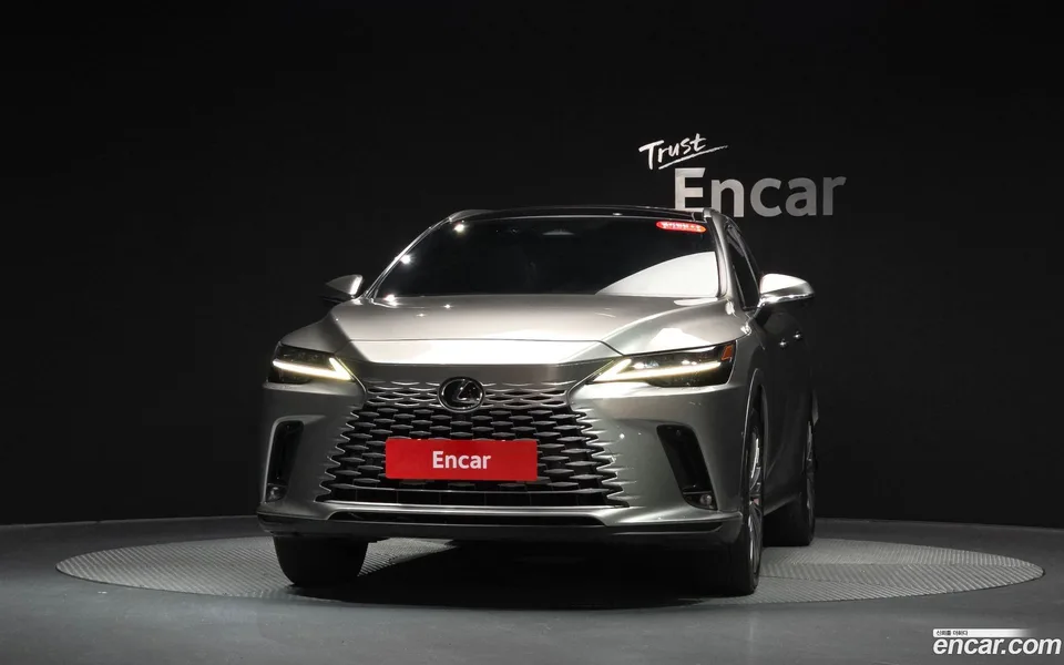 Lexus RX 350h 2023 — thumbnail 3