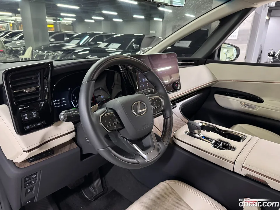 Lexus LM 500h 2025 — thumbnail 4