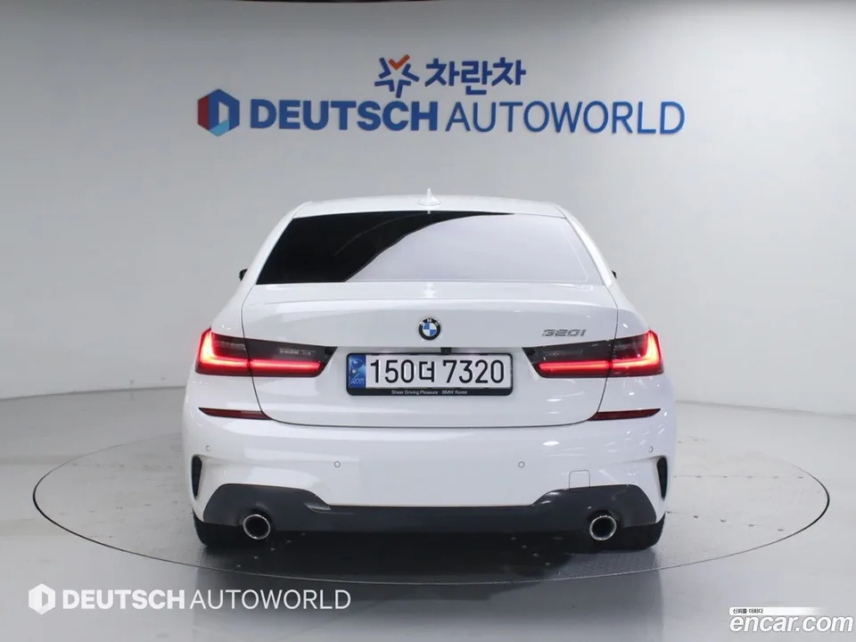 BMW 3 Series 320i M 2022 — thumbnail 4