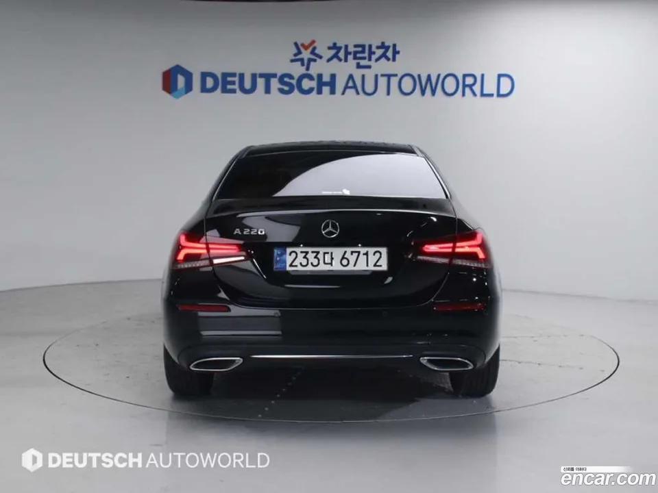 Mercedes-Benz A-Class A220 2022 — thumbnail 4