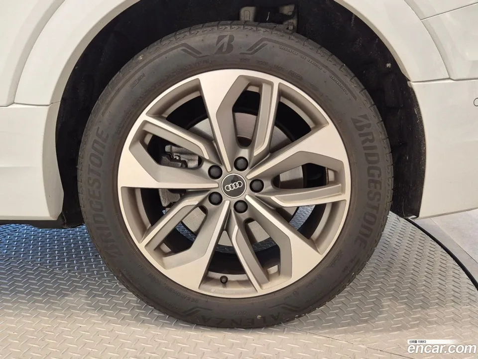 Audi e-tron 55 2023 — thumbnail 5