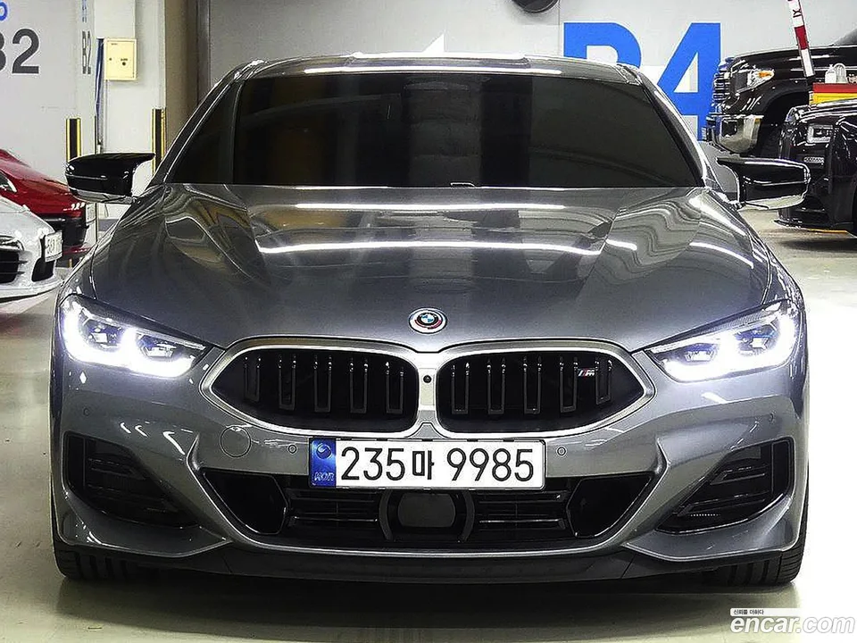 BMW 8 Series M850i xDrive 2023 — thumbnail 4