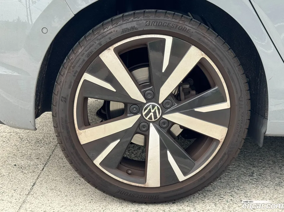 Volkswagen Golf 2.0 TDI 2025 — thumbnail 2
